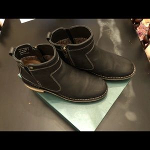 Ladies Clark’s boots very good condition